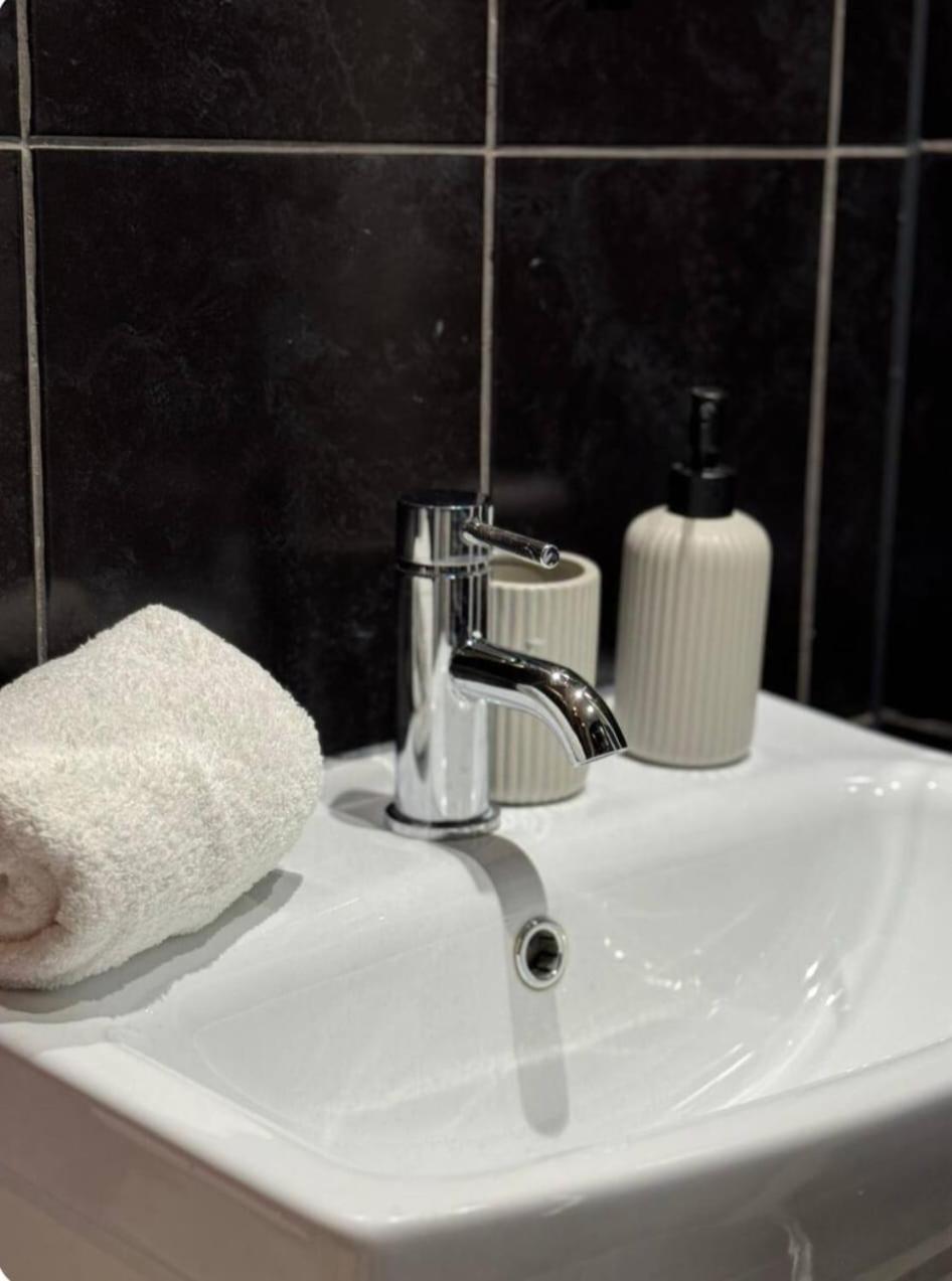 5 Casa Compartilhada No L6 Guest house *